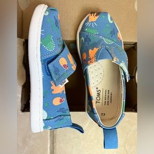 Toms Toddler Dinoland Slip On Shoes size 7 K.